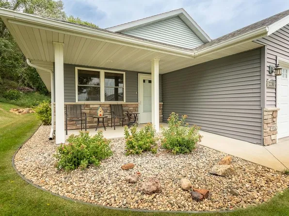 2211 Ridgedale Dr SE, Alexandria, MN 56308