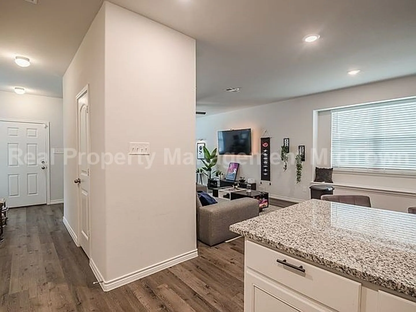 Charming spacious 2-story with a 2-car garage | Lux Master Suite & Prime Fort Worth Location! — Photo 4