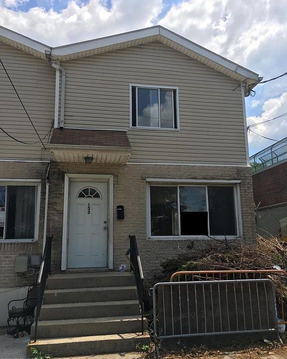 2nd image of 153 Broadway