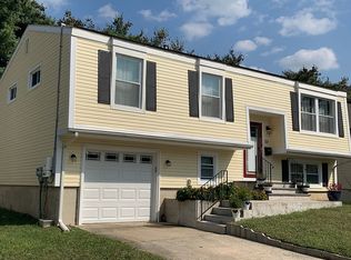 33 Sandal Ln, Willingboro, NJ 08046