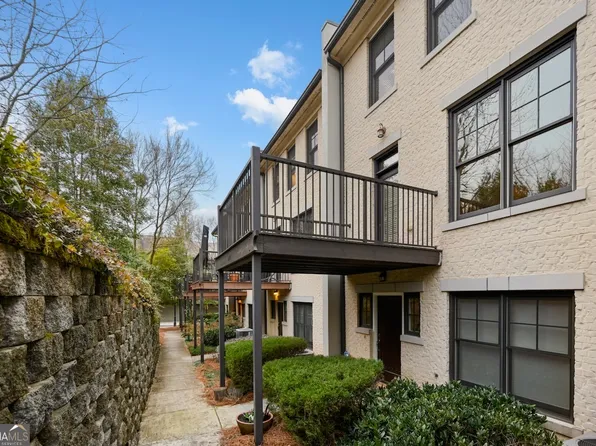 224 Knob Hills Cir, Decatur, GA 30030