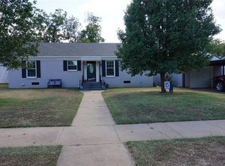 910 Brazos St, Graham, TX 76450