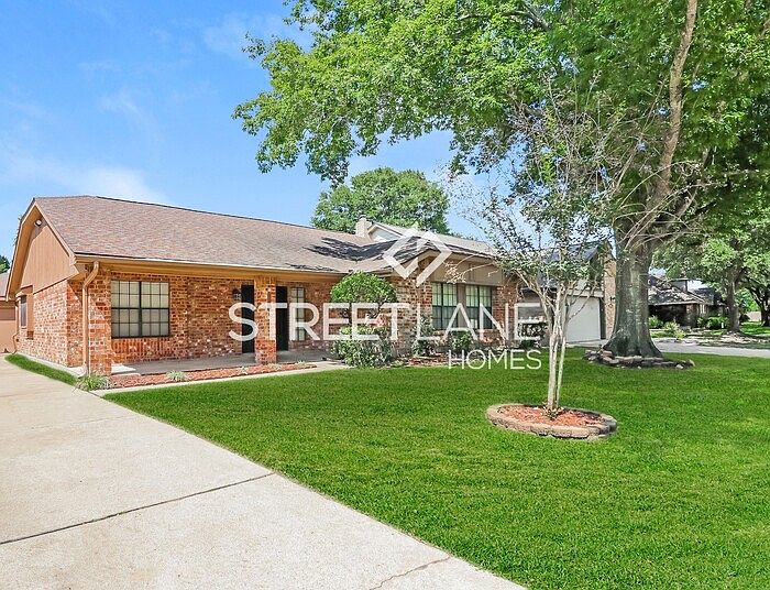 1st image of 15522 Leaf Ln #4