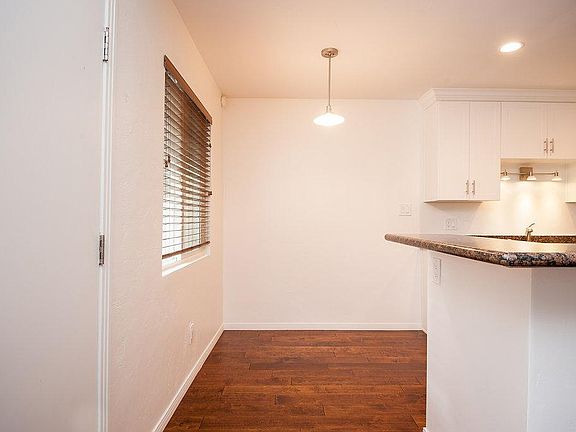 5th image of 863 Sapphire St APT 18