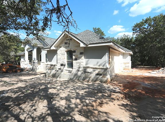 3rd image of 299 Fleetwood Ln