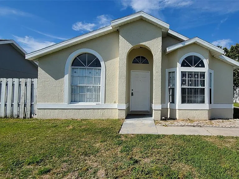 2370 Harbor Town Dr — Photo 1