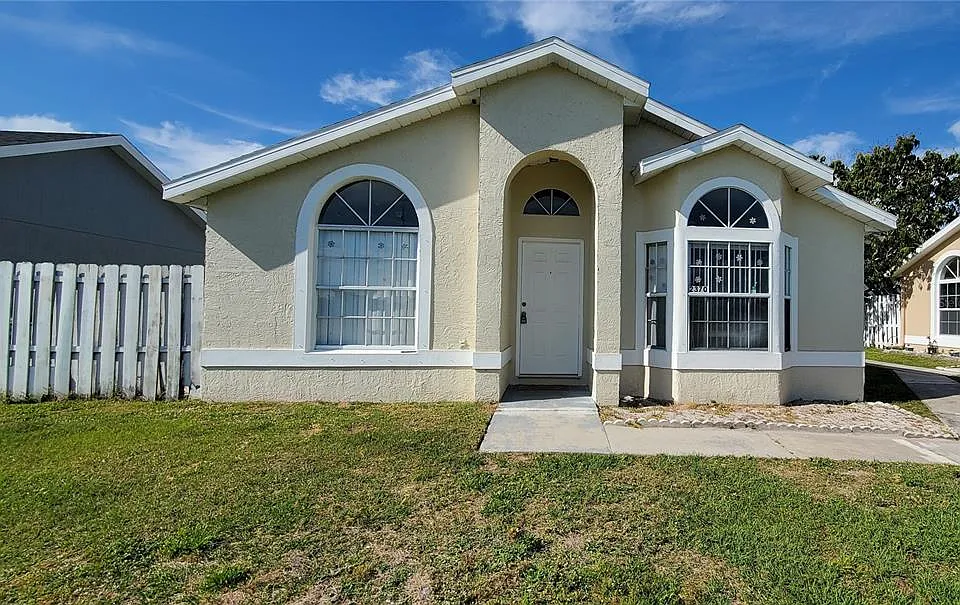 2370 Harbor Town Dr