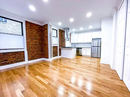 Rented by Voro New York | media 74