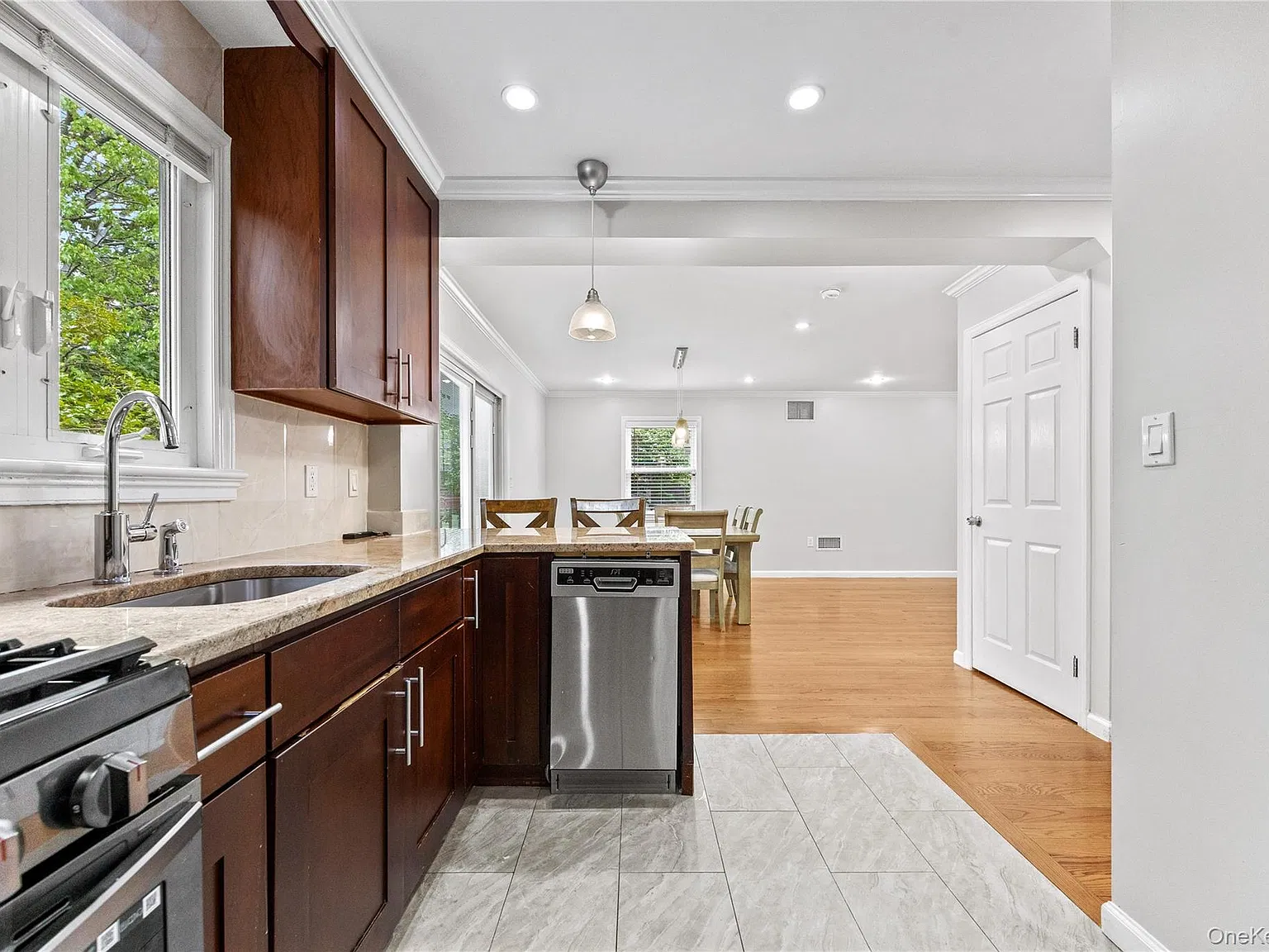 4 bed, 3.5 bath, 1800 sqft, $5,000 — Photo 3