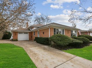 701 S Louis St, Mount Prospect, IL