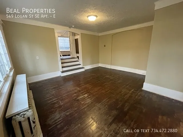 549 Logan St SE #E — Photo 11