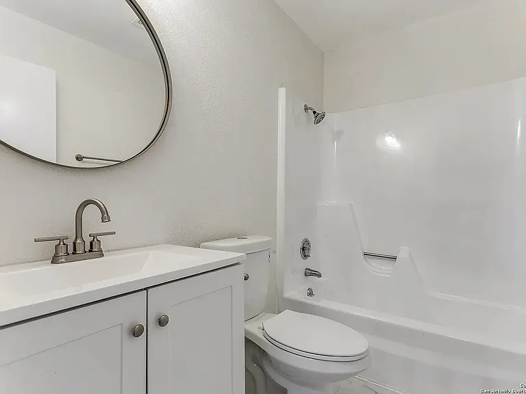 8214 Banbury Dr — Photo 9
