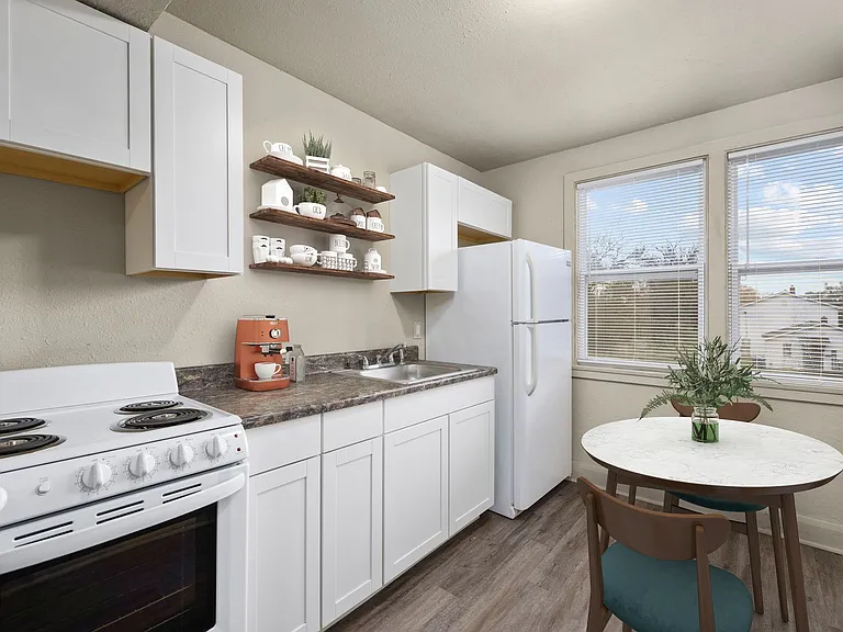 Amber Terrace Apartments — Photo 6
