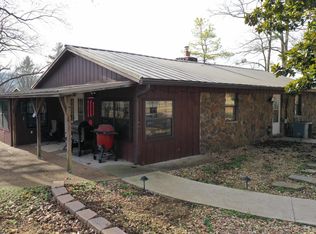 2594 Riverview Dr, Norfork, AR 72658