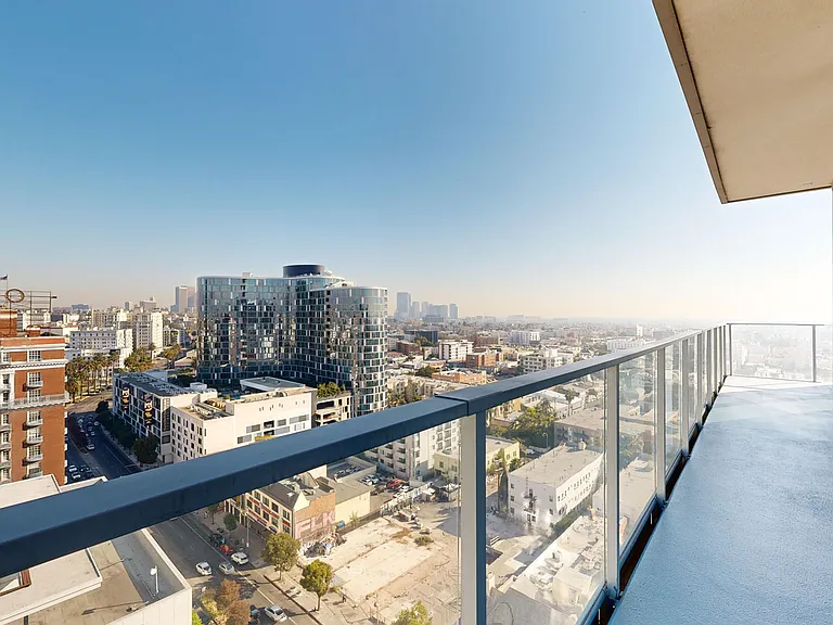 3033 Wilshire — Photo 88
