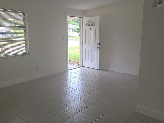3rd image of 4995 10th St N