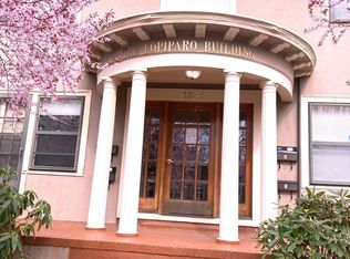 1233 NE Schuyler St APT 3, Portland, OR 97212