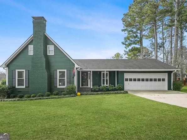 208 Larcom Ln, Griffin, GA 30224