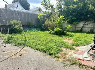 122 Grand St FLOOR 2, Woonsocket, RI 02895