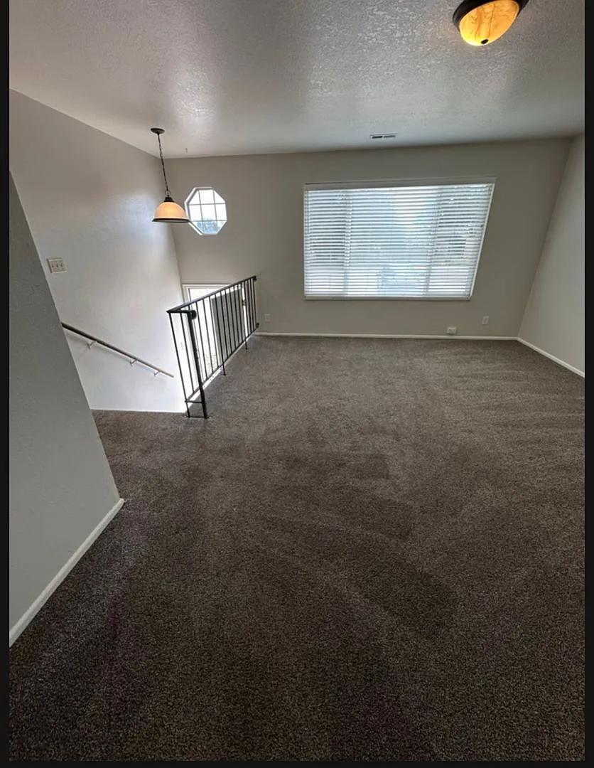 Cute 3 bedroom 1 bathroom apt — Photo 2