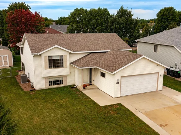 5825 48th Ave NW, Rochester, MN 55901