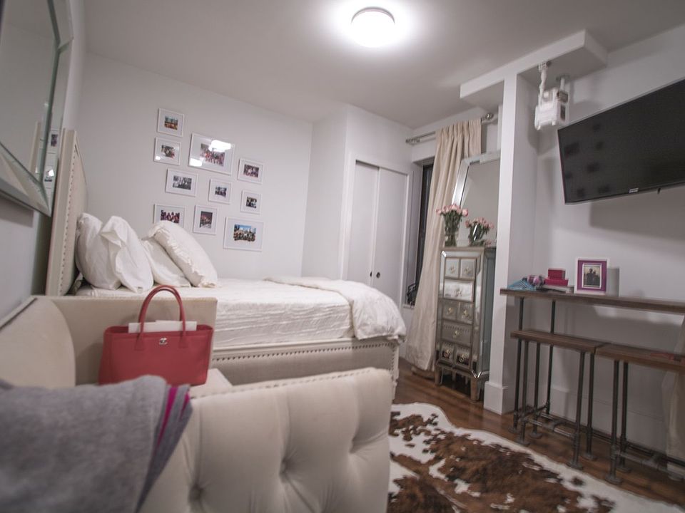 2nd image of 455 Hudson St APT 20