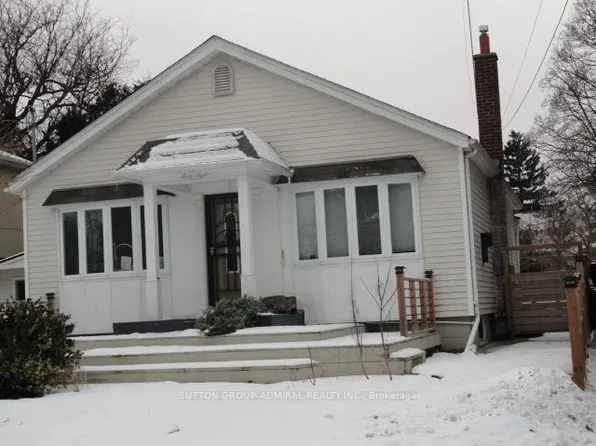 38 Fenwood Hts, Toronto, ON M1M 2V8