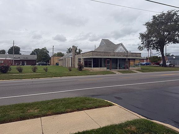 3rd image of 203 S Main St