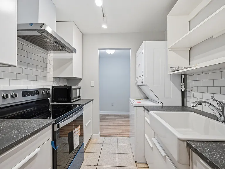 1211 Potomac Ave SE #B — Photo 8