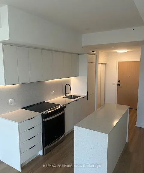 31 Huron St #219 — Photo 2
