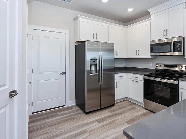 20189 Northpark Dr — Photo 4