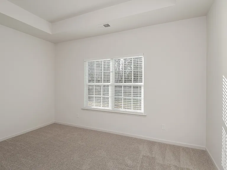 209 E Washington Ave — Photo 9
