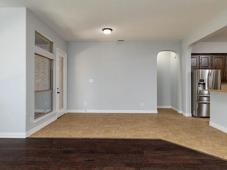 305 Dorset Ct — Photo 19