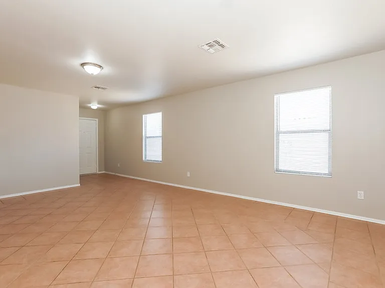 11225 E Quicksilver Ave — Photo 4