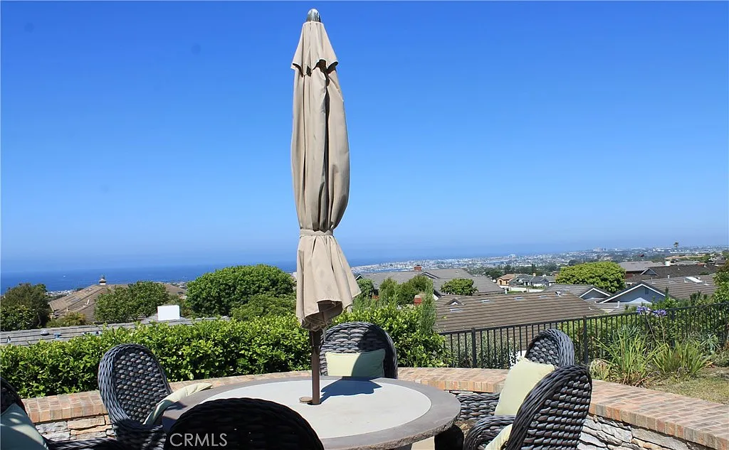 3 bed, 2.5 bath, 2165 sqft, $17,500 — Photo 2