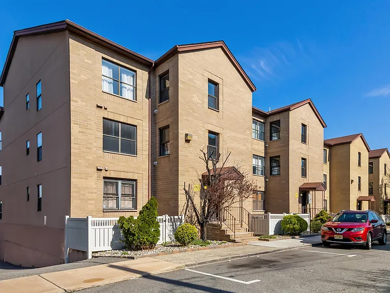 6405 Liberty Ave #5J — Photo 18