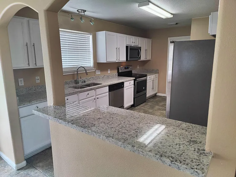 5118 Littleneviss Dr — Photo 7