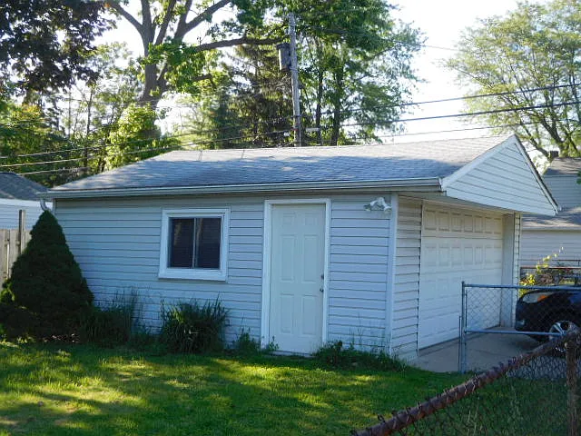 501 E Breckenridge St — Photo 4