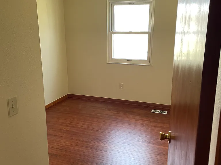 4045 Clover Ridge Ct — Photo 6