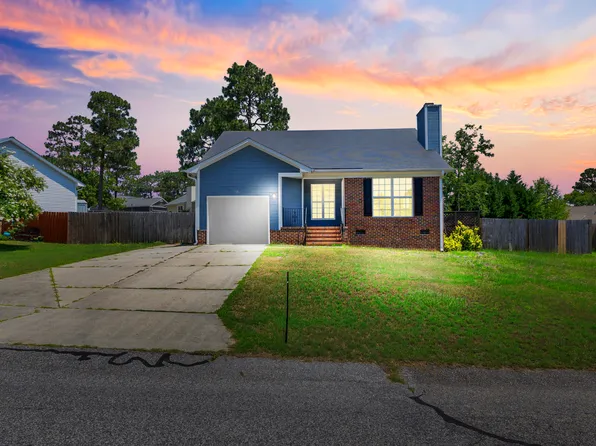 3412 Masters Dr, Hope Mills, NC 28348
