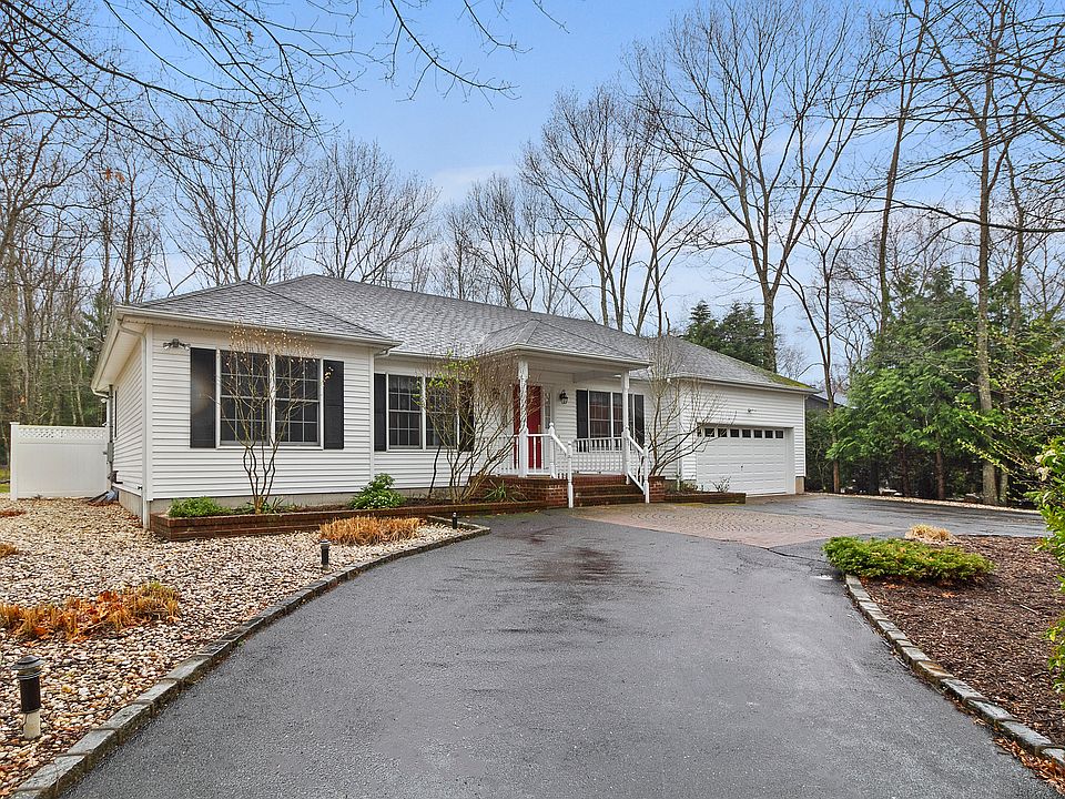 1st image of 4 Partridge Dr