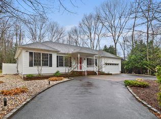 4 Partridge Dr, Sag Harbor, NY 11963