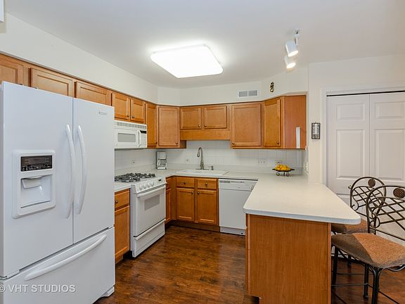 2nd image of 1700 2nd St APT 204
