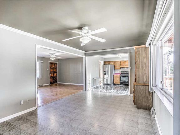 5th image of 732 Mary Jo Ln