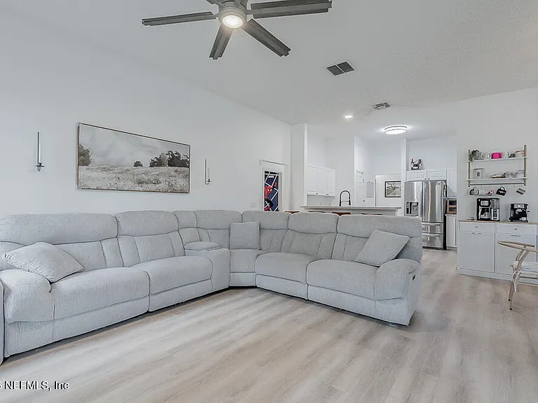 1905 Harbor Island Dr — Photo 18