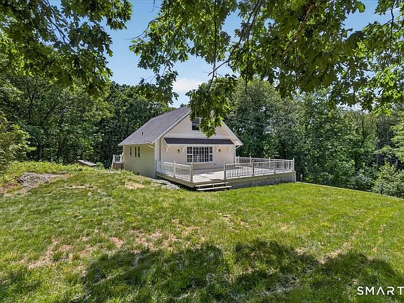 3rd image of 22 Cloverdale Avenue