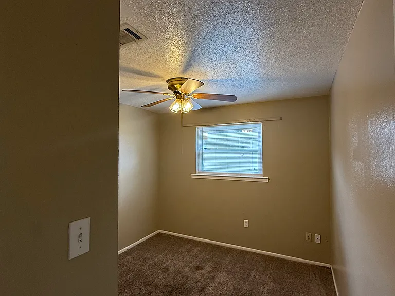 2505 Joy Ann Dr — Photo 10