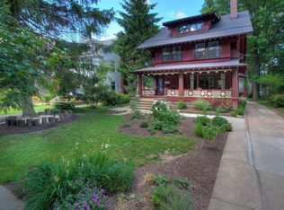 3055 Lincoln Blvd, Cleveland Heights, OH