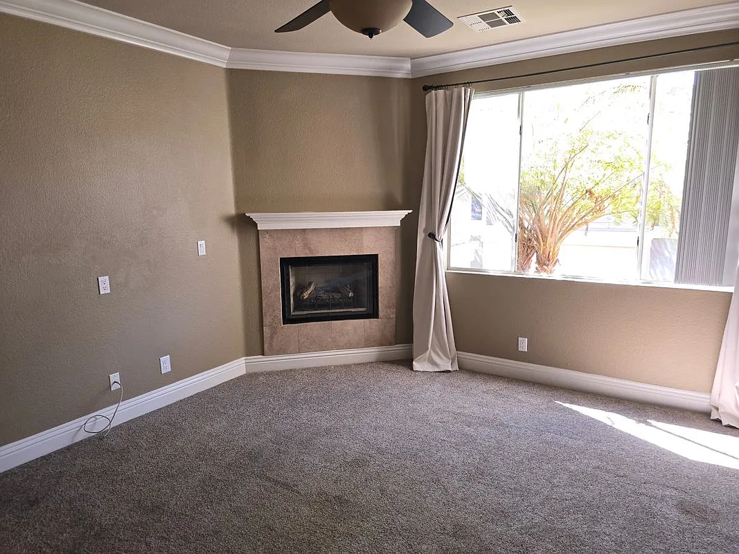 Building Photo - 22681 Oakgrove #326