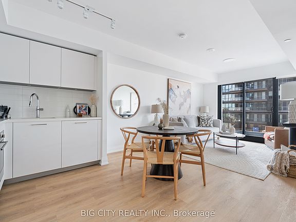 5th image of 36 Brentcliffe Rd #902